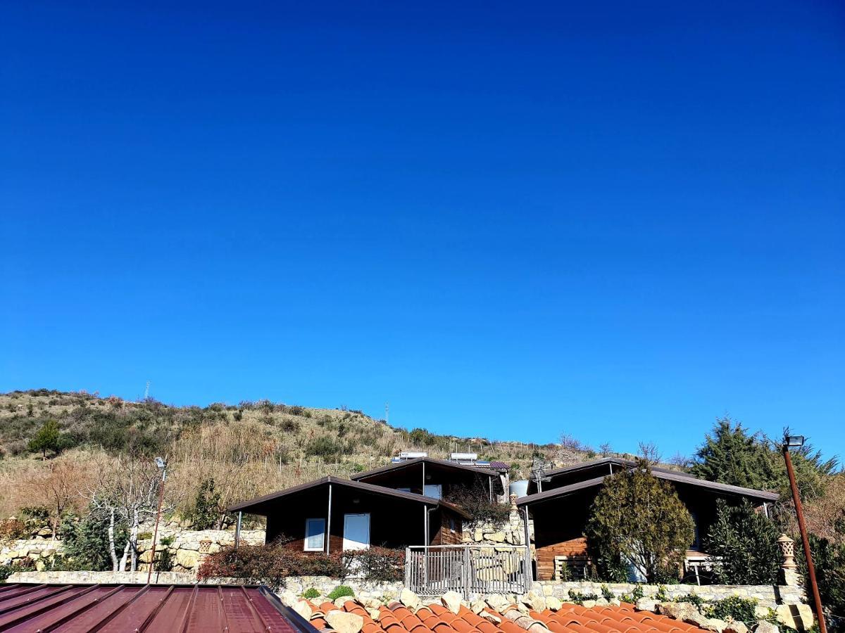 Agriturismo Leanza "La Baita" Hotel Cesaro Bagian luar foto